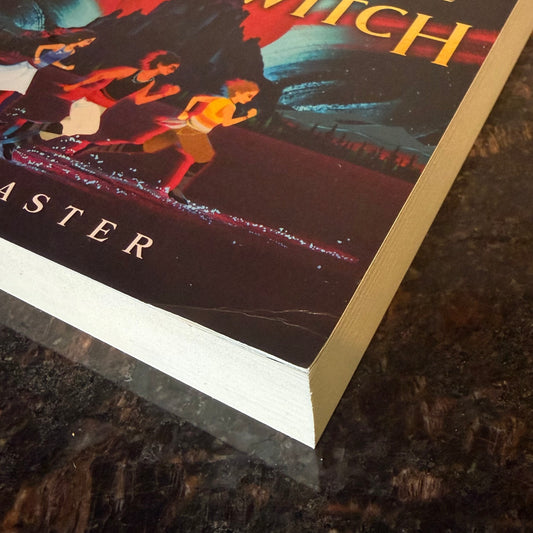 Curse of the Night Witch (Paperback) Emblem Island Book 1 - B Stock