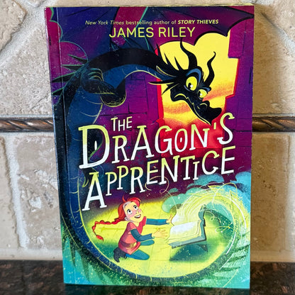 The Dragon's Apprentice (Paperback with Sprayed Edges) The Dragon's Apprentice Book 1 - B Stock