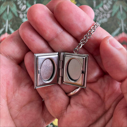 Book Locket A Court of Mist and Fury