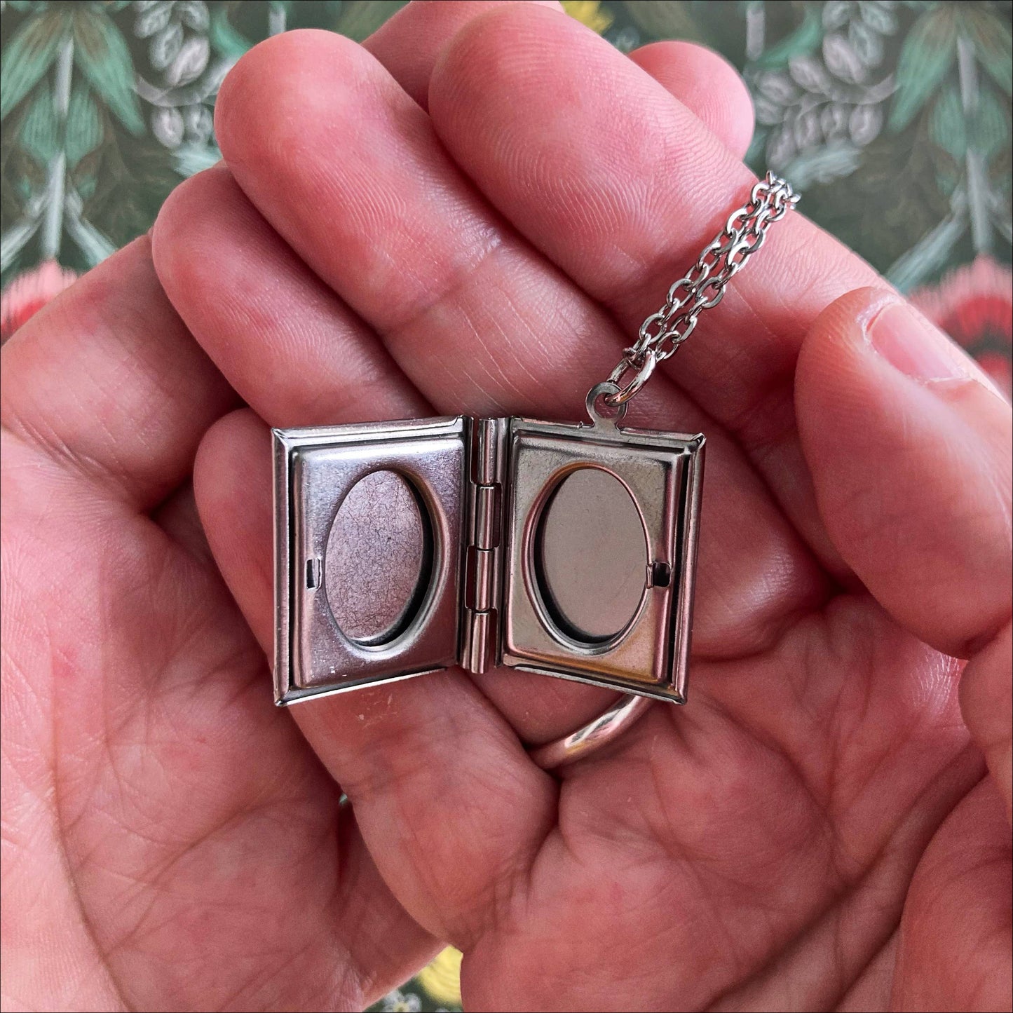 Book Locket Alice In Wonderland - Picnic with Rabbit